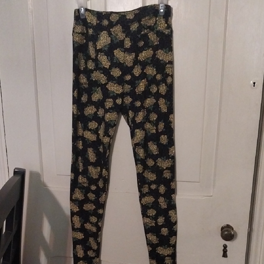 ONE SIZE LuLaRoe Black and Mustard Patterned Leggings